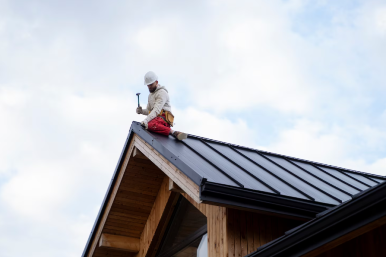 Choosing the Right Roofing Contractor for Long Lasting Protection